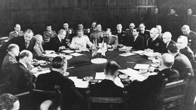 Konferensi Potsdam pada 17 July hingga 2 Agustus 1945 yang membahas nasib Jerman pasca berakhirnya Perang Dunia Kedua | Sumber Gambar: History.com 