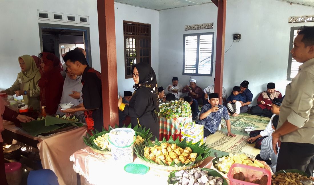 Suasana silaturahmi lebaran Idulfitri sebelum pandemi (dok. pribadi).