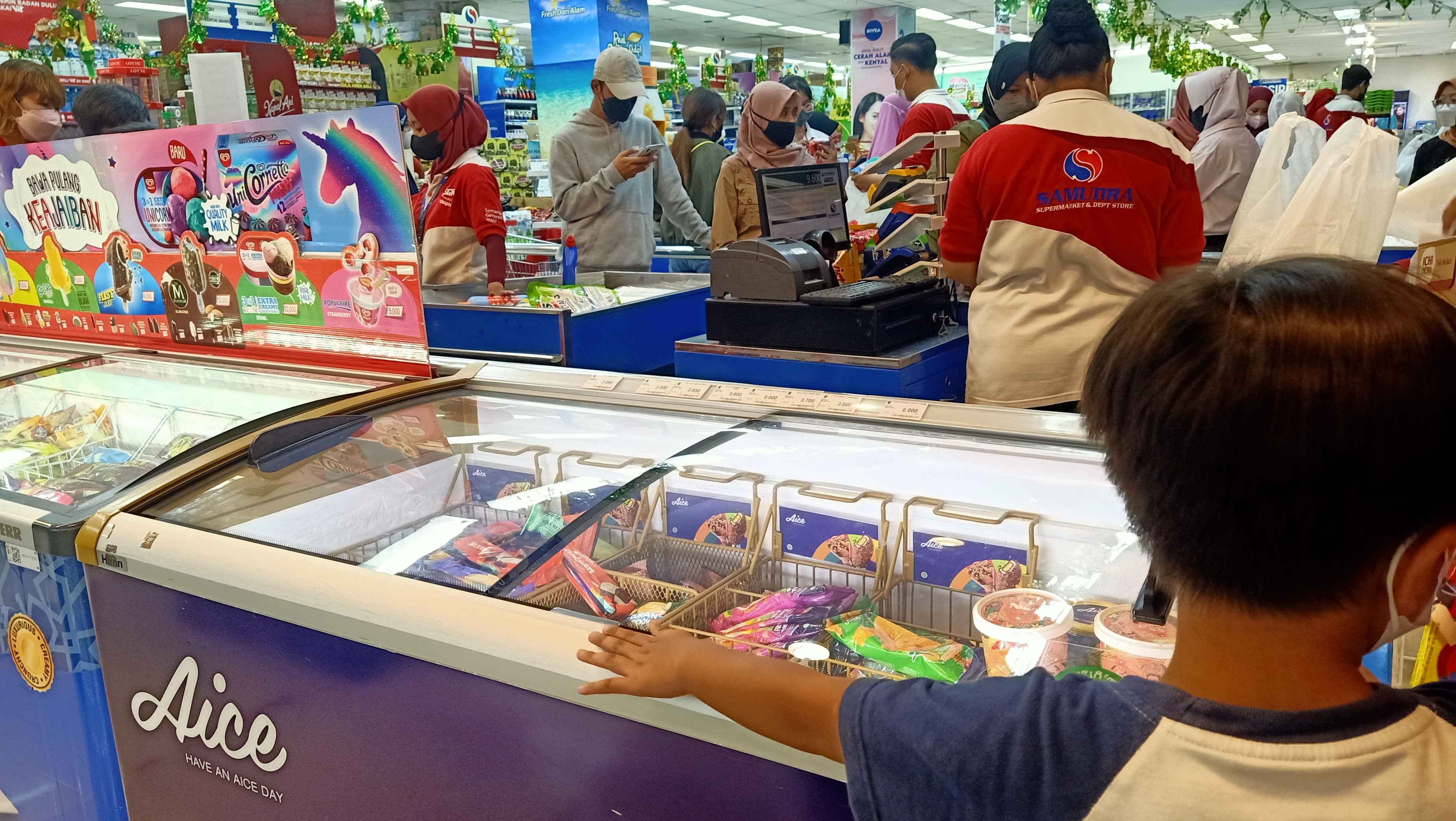 Berburu Aice Mochi di Samudera Mall. Foto dokumen pribadi/Sri Rohmatiah