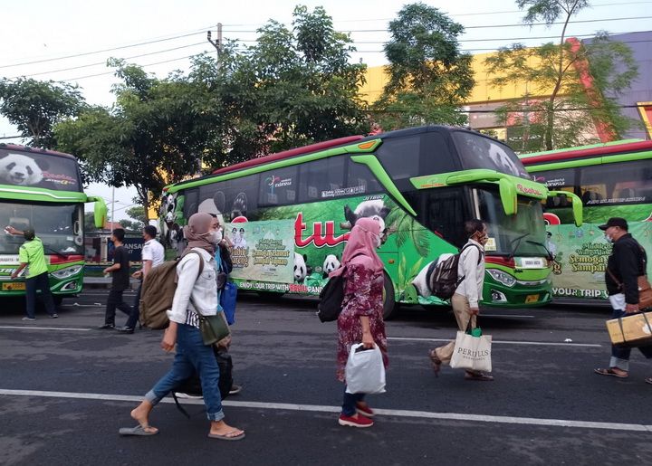 Program mudik gratis oleh Dinas Perhubungan Jawa Timur pada 28/4/2022 (foto: Heru SM)