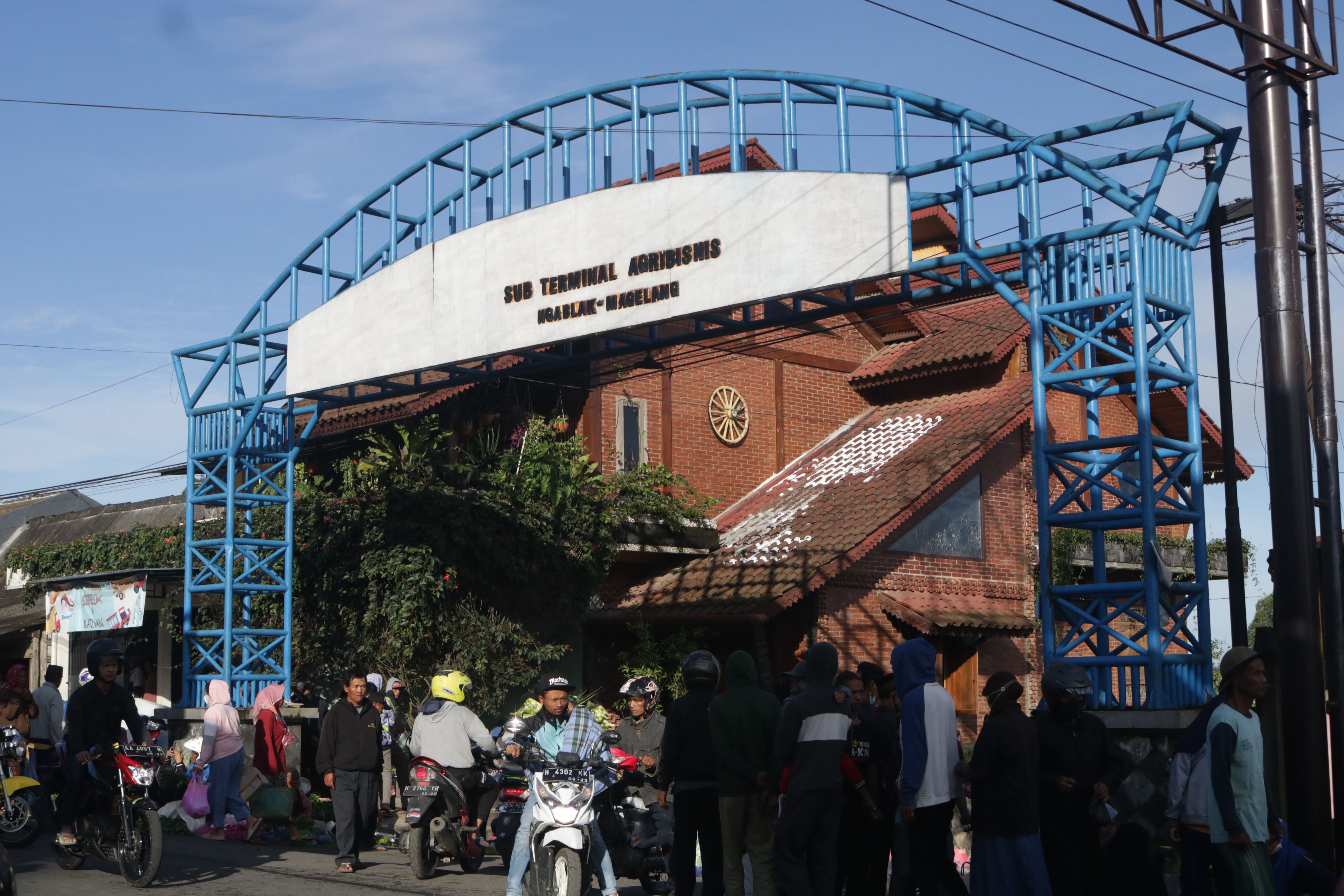 Gapura Utama Sub Terminal Agribisnis Ngablak-Magelang (Dokpri)