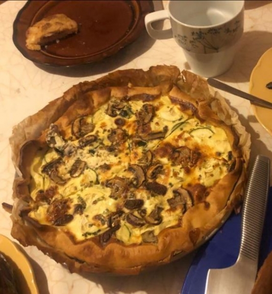 Quiche pizzanya orang Perancis foto iin