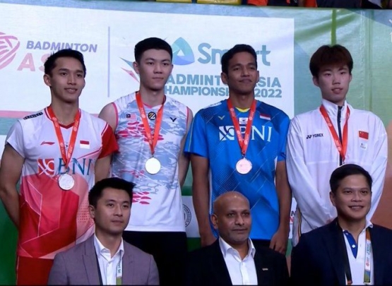 Peraih medali tunggal putra BAC 2022: Jojo (perak), Zii Jia (emas), Chicho Aura & Loh Kean Yew (perunggu): @badmintontalk