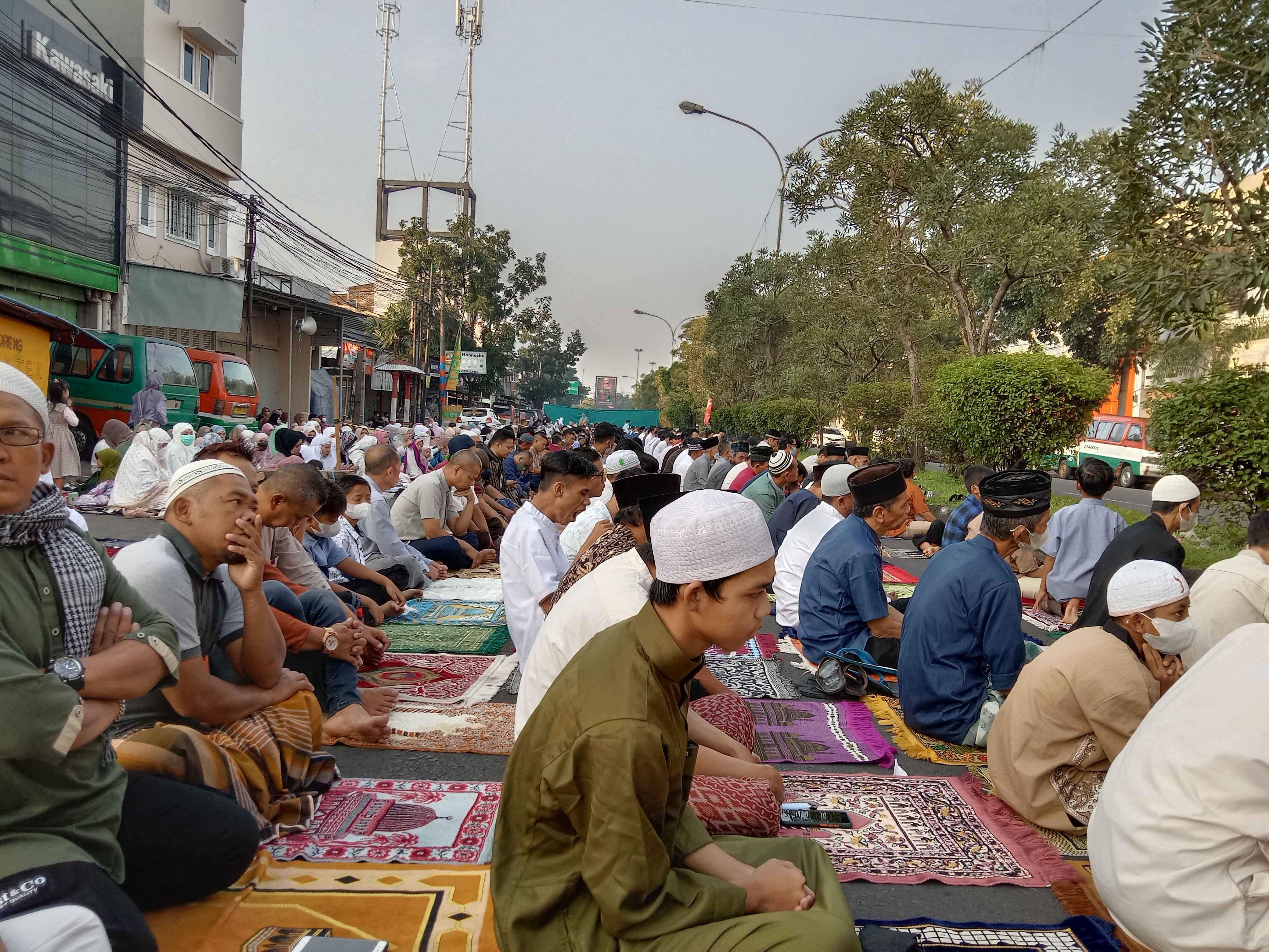 Sholat Idul Fitri di jalan jamika Bandung/dokpri