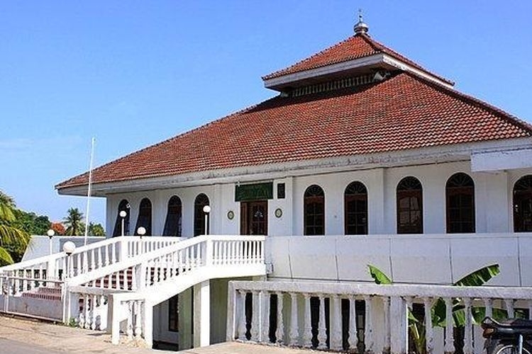 Ilustrasi. Masjid Agung Al Baitul Qadim di Kupang | Source: Wikimedia Commons via KOMPAS.com