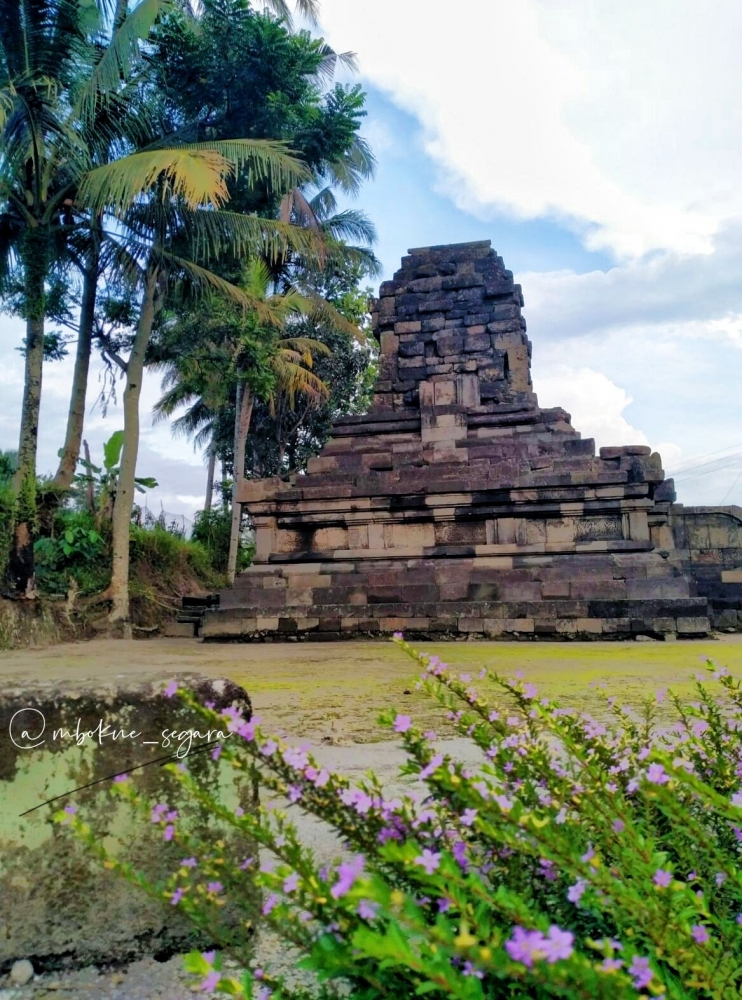 Candi Lumbung Sengi Tampak dari Sisi Barat