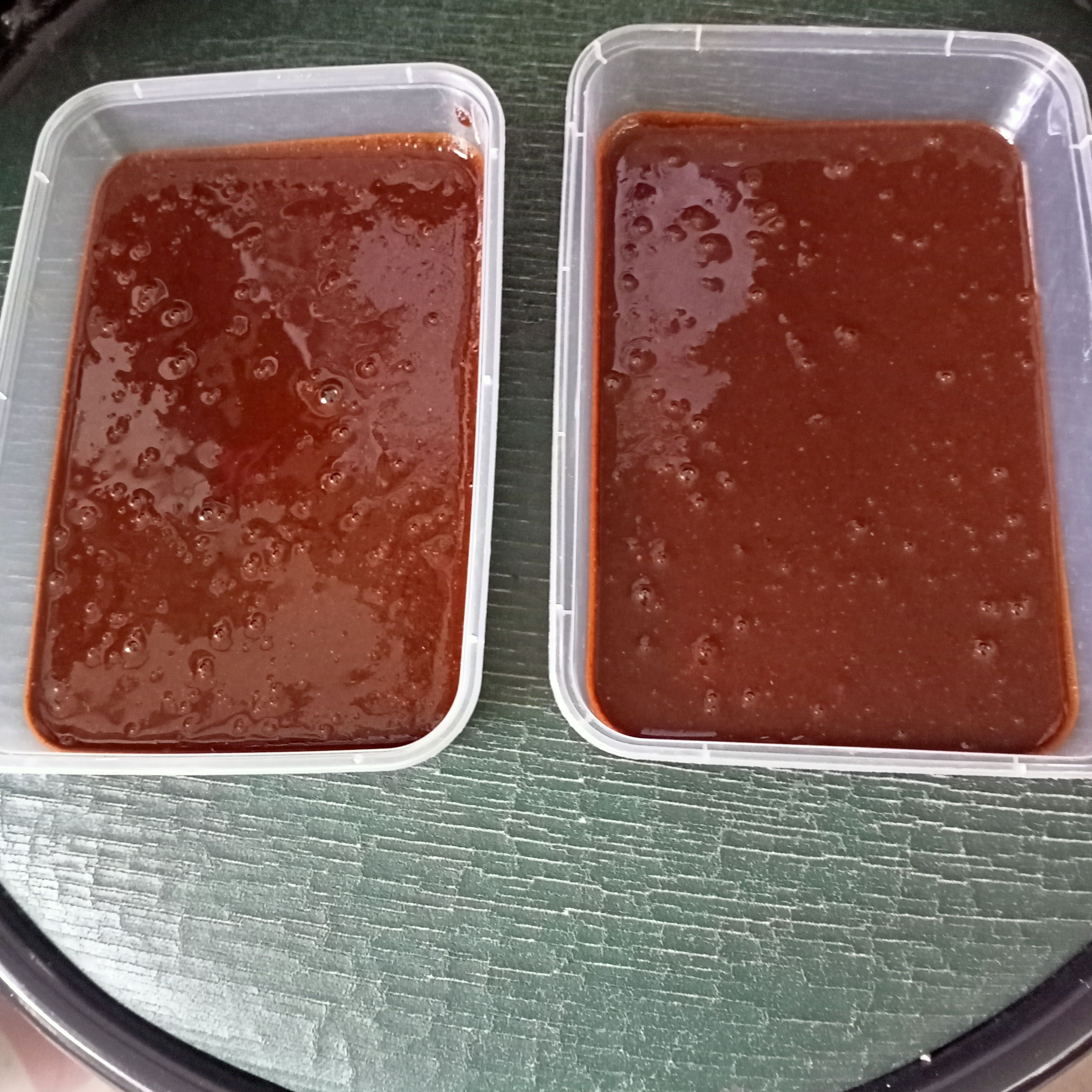 Bumbu ladheh tampak berminyak setelah dihaluskan (dokumen pribadi)