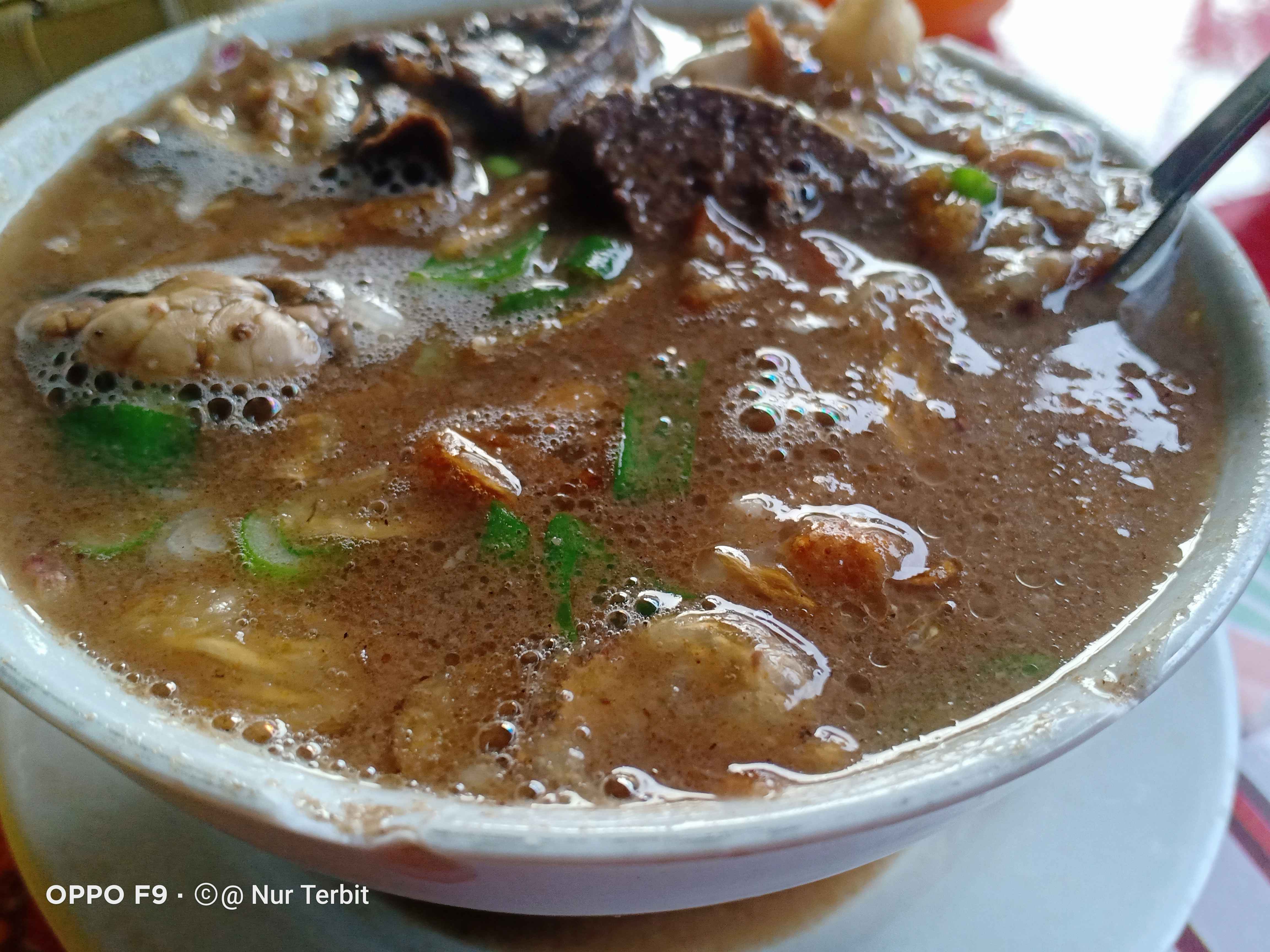 Coto Makassar (foto: Nur Terbit)