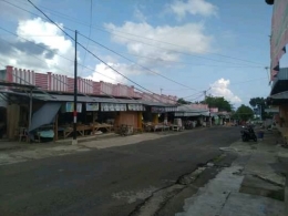 Foto: Jalan Utama Pasar Pinasungkulan Sagrat/Ramadianto Machmud