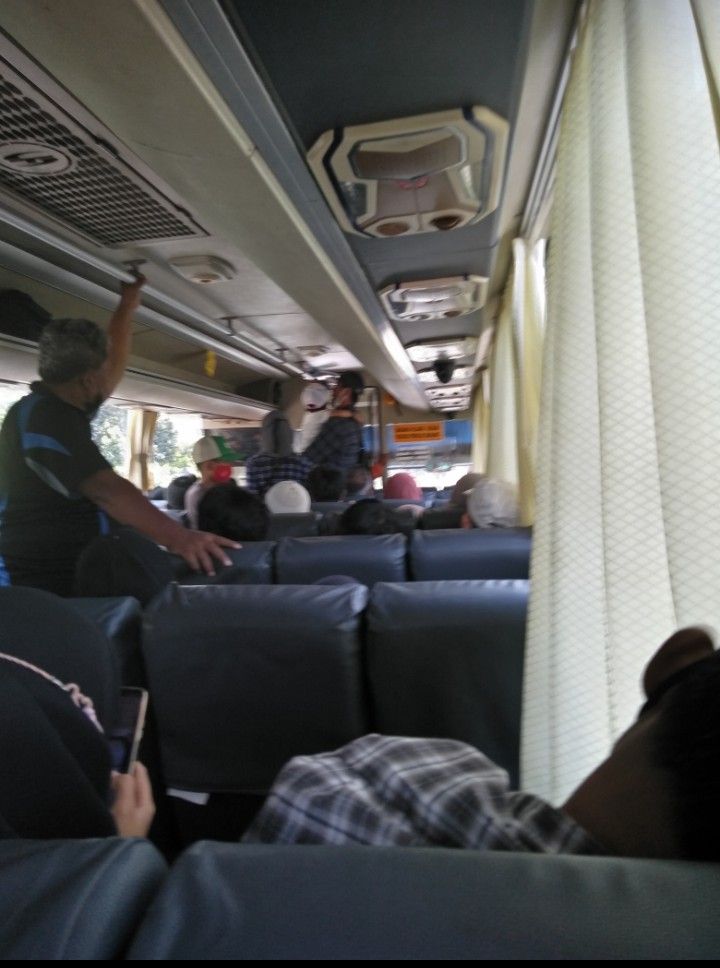Bus semakin ramai, &nbsp;dokumentasi pribadi&nbsp;