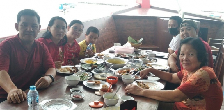 HUT dan Lebaran Bersama Keluarga di Neptune Club Pangkalpinang, 3/5/2022 (foto:dokpri)