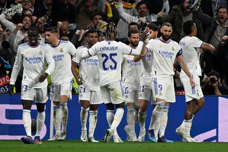 Skuad Real Madrid merayakan gol ke gawang Man City dalam laga leg kedua Liga Champions (AFP/PIERRE-PHILIPPE MARCOU via Kompas.com)