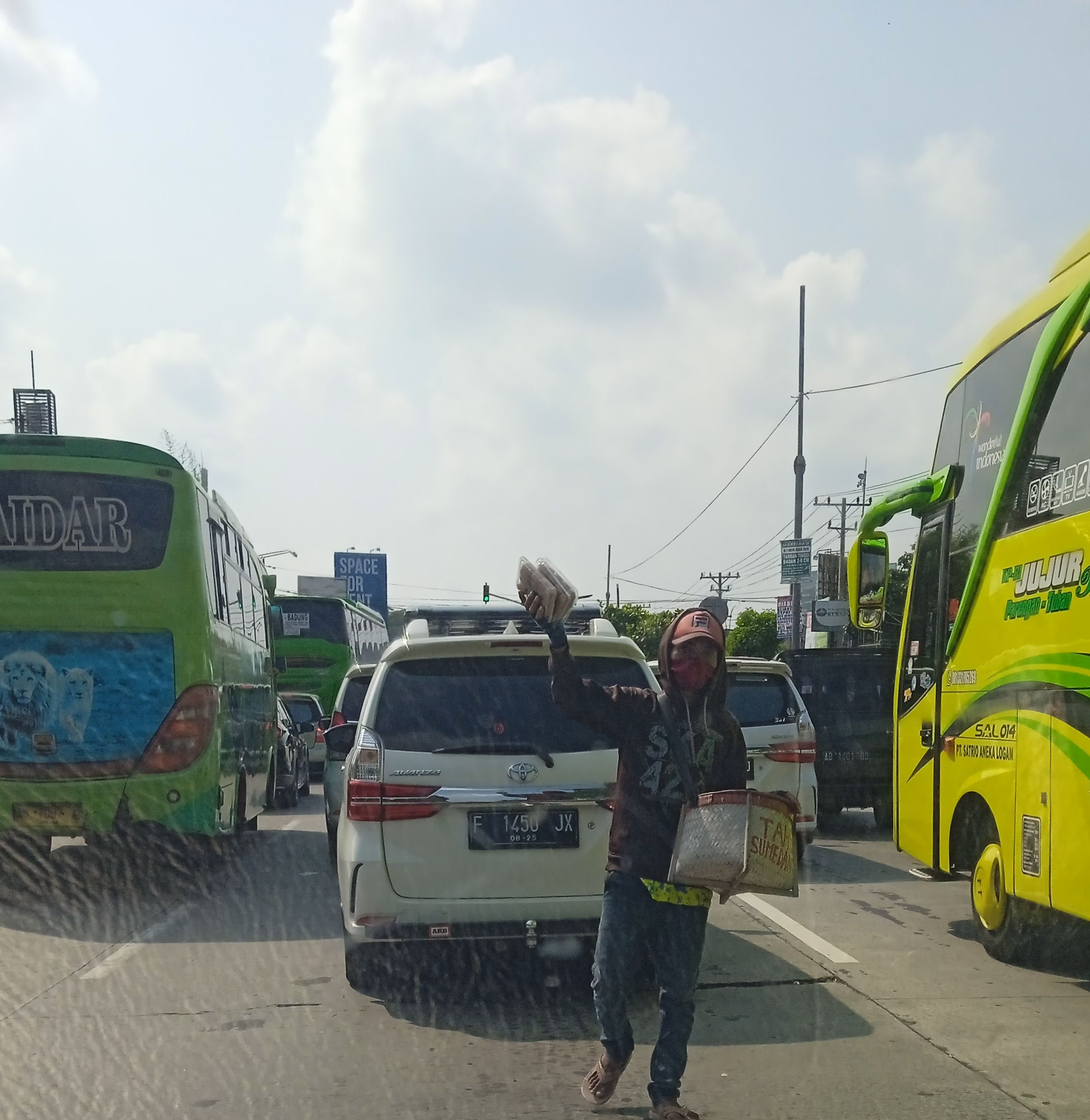 Perempatan Lampu merah sebelum terminal Giwangan  (Dokpri)