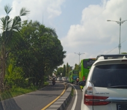 Kondisi Lalu lintas pertigaan gamping arah ringroad selatan (Dokpri)