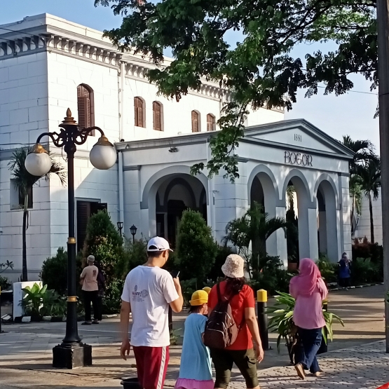 Tampak depan Stasiun Bogor (dokumen pribadi)