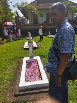 Makam ayah mertua di TMP Pancaka Tirta, Dokpri