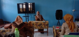 Ibu Kepala SDN 210 Babakan Sinyar Bandung ( Bu Hj .Yulis,S.Pd.M.M,Pd)-dokpri