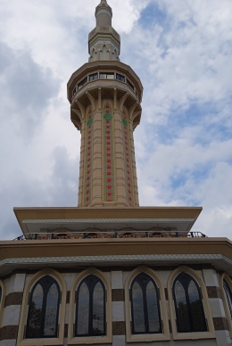 Menara Masjid Al Aqsha Klaten yang menjulang indah (Dokpri)