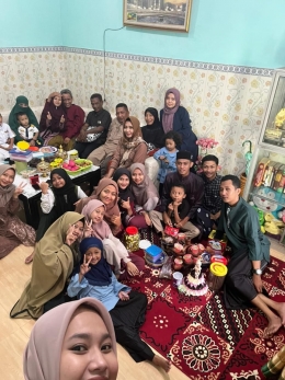 Momen bersama keluarga besar Za'roni (Senin, 2 Mei 2022) - Dok. pribadi