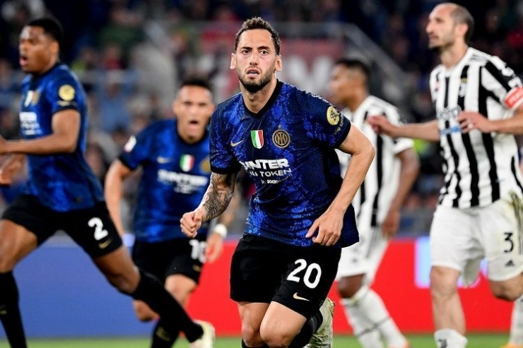 Inter Milan berhasil menjuarai Coppa Italia musim 2021/22. Foto: Isabella Bonotto/AFP via Kompas.com