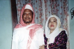 Kotib Priya Rai va uning xojayini bir xonada ishlashadi va shuning uchun ular sikishadi)) Tanya Rusov bilan onlayn porno