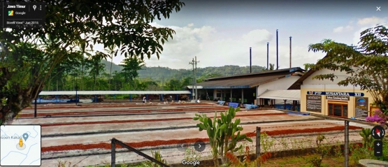 Pabrik pengolahan kakao oleh PTPN XII di Kampung Kendenglembu, masih asli seperti zaman Hindia Belanda. Sumber: screenshot/google.com/maps/streetview