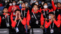 para pemain bulutangkis indonesia yang terpantau di kursi penonton | tirto.id