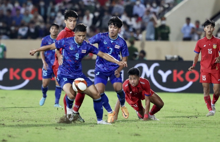 Thailand keluar sebagai juara grup B dengan perolehan 9 poin setelah mengalahkan Laos dengan skor 1-0. | Source: Twitter/ASEAN Fottball