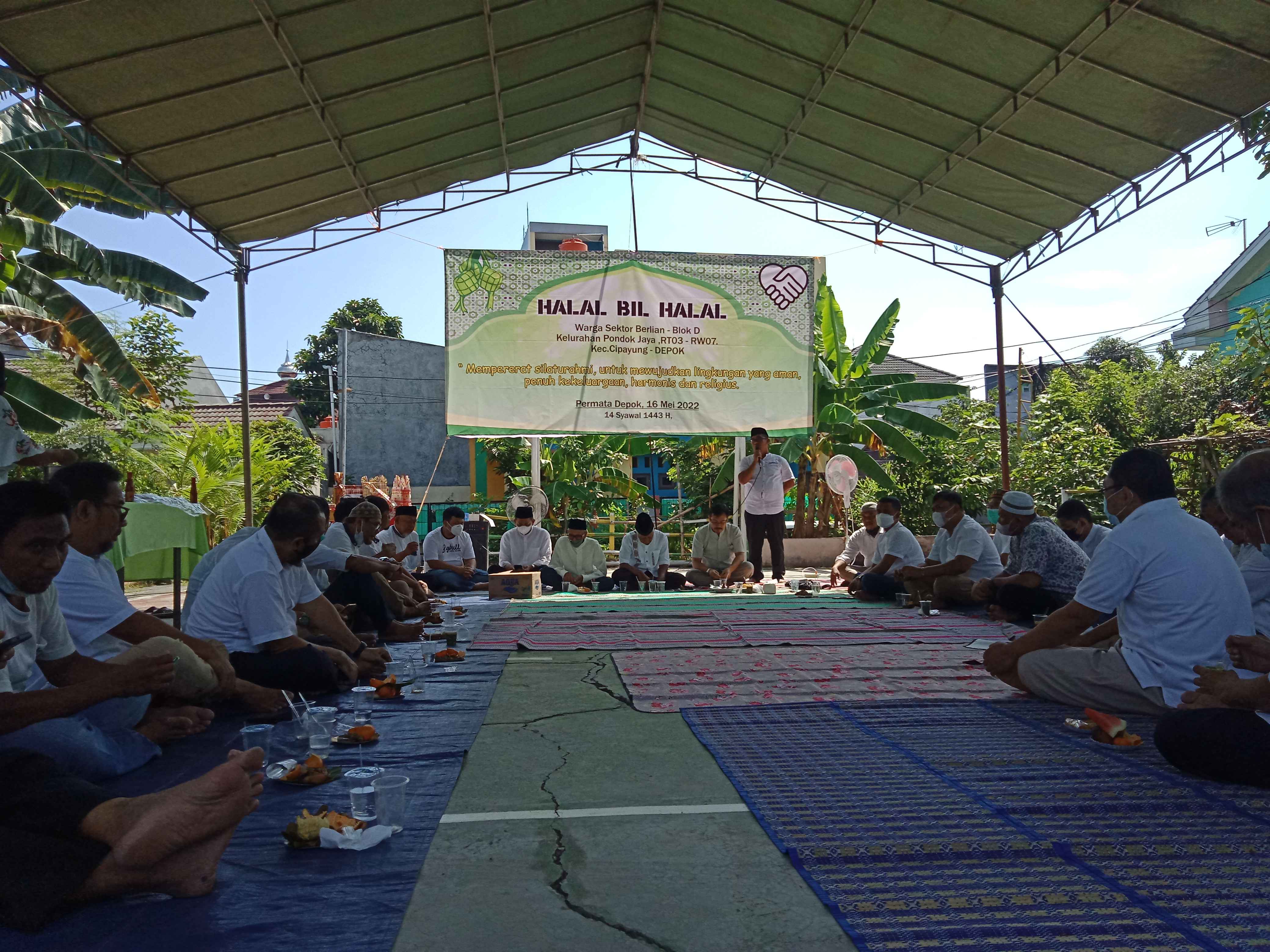 Ketua RT saat memberikan sambutan (dokumen pribadi)