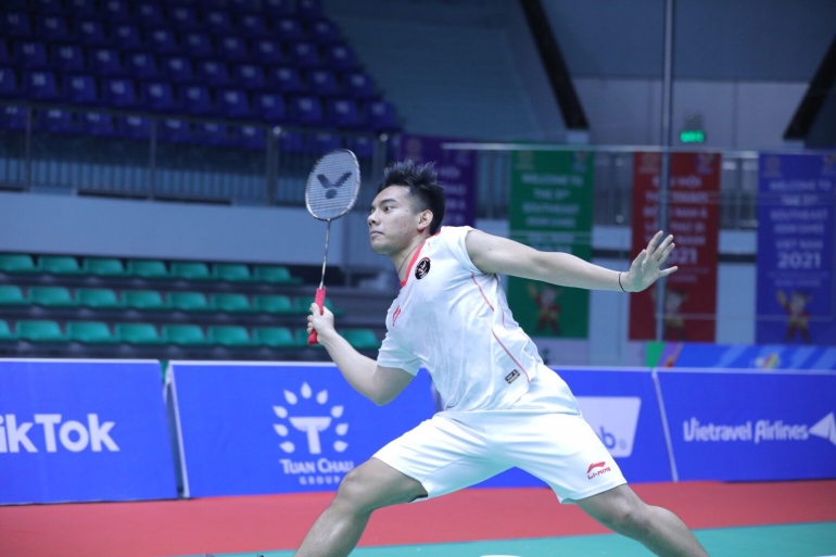 Pemain ganda putra Indonesia, Pramudya sedang melakukan latihan di arean SEA Games Vietnam (Foto PBSI). 