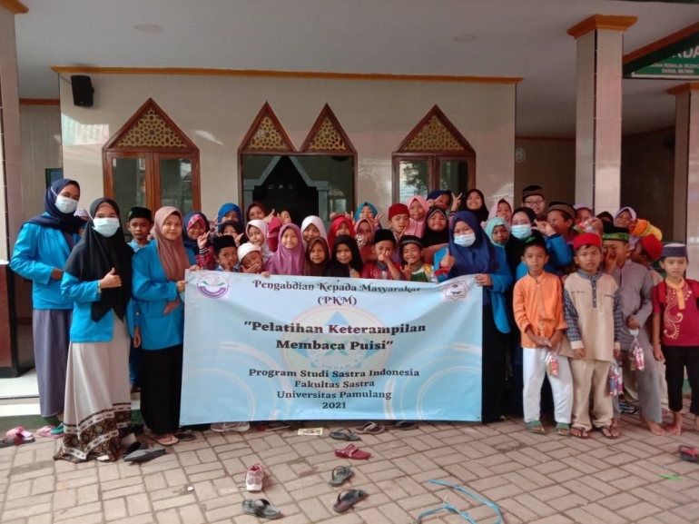Foto bersama anak-anak TKQ/TPQ Darul Mu'min, dokpri