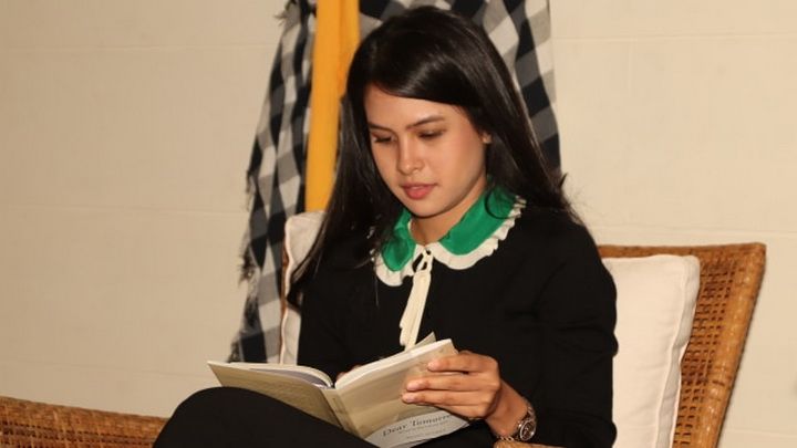 Maudy Ayunda, artis muda Indonesia yang merambah jadi penulis buku (foto: kumparan.com/Munady Widjaja)