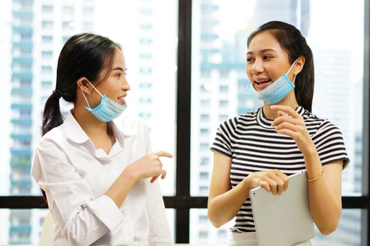 melespas masker pada situasi dan kondisi tertentu (SHUTTERSTOCK/JANON STOCK via kompas.com)