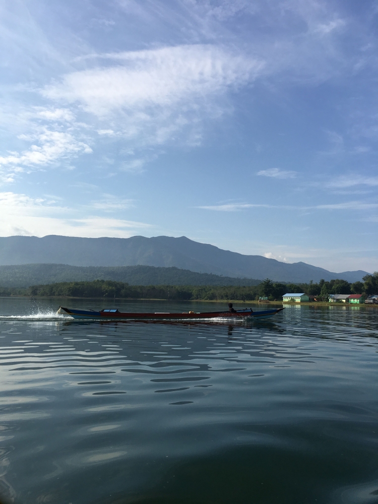 Perahu sebagai transportasi utama warga