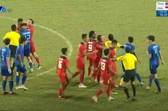 Ricuh di laga Indonesia vs Thailand (Bolasport.com)