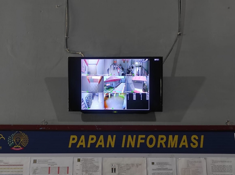 Salah Satu Fasilitas di Rutan Pasangkayu adalah  Monitor CCTV di Area Portir. Foto: Rutan Pasangkayu/dok (21/05) 
