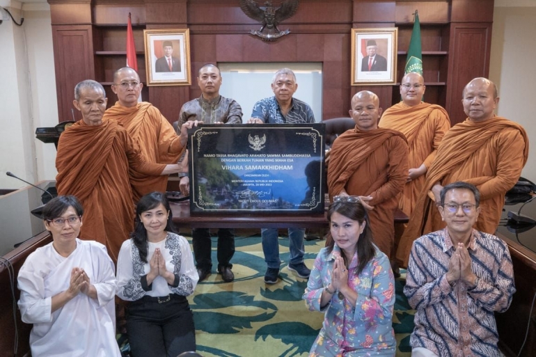 Bapak Menteri Agama Menandatangani Dua Prasasti Bersejarah Umat Buddha (dokpri)