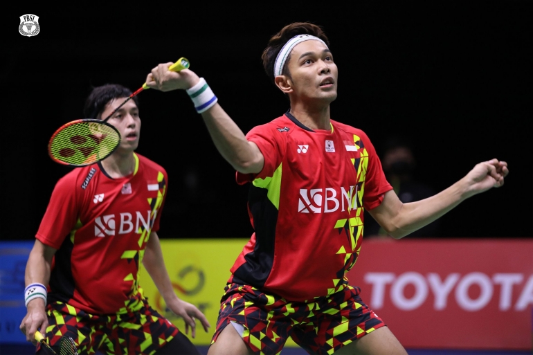 Ganda putra Fajar/Rian retired di final Thailand Open, Minggu 22Mei  2022 (sumber foto:twitter @INABadminton)