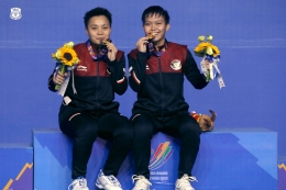 Debut perdana Apriyani dan Siti Fadia di atas podium juara Sea Games 2021 (Foto : PBSI)