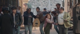 Mehmet Mahir, Oslem, dan Tiga Sekawan Yang Dikejar Polisi Sehabis Mengamen (Gambar dari film My Father's Violin dubbed by Netflix)