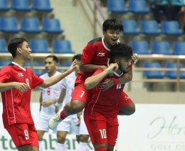 Selebrasi timnas futsal Indonesia sehabis mencetak gol|dok. Laman resmi SEA Games 2021, dimuat okezone.com