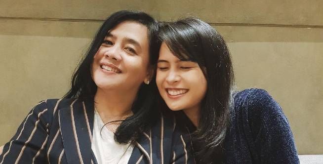 Maudy Ayunda dan ibunya, Mauren/ Instagram @maudyayunda