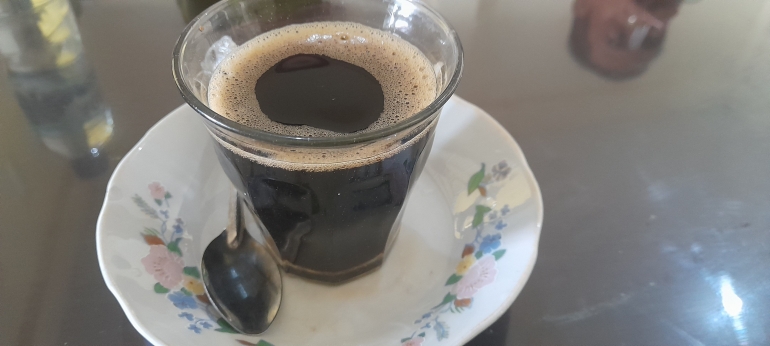 Kopi tradisional di salah satu kedai kopi Aceh Besar. Dok pribadi