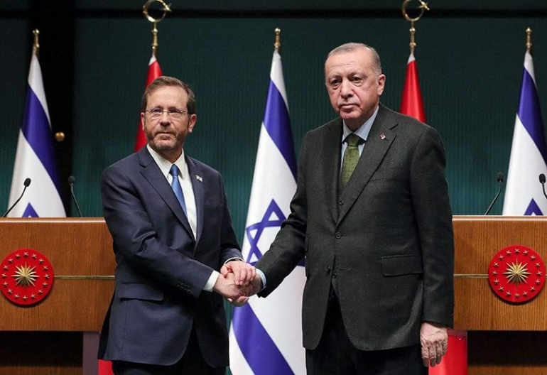 Presiden Turki Recep Tayyip Erdogan menerima kunjungan Presiden Israel Isaac Herzog. (AFP/STR)