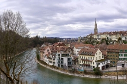 Sungai Aaree, sungai terpanjang di Swiss (Sumber : kompas.com)