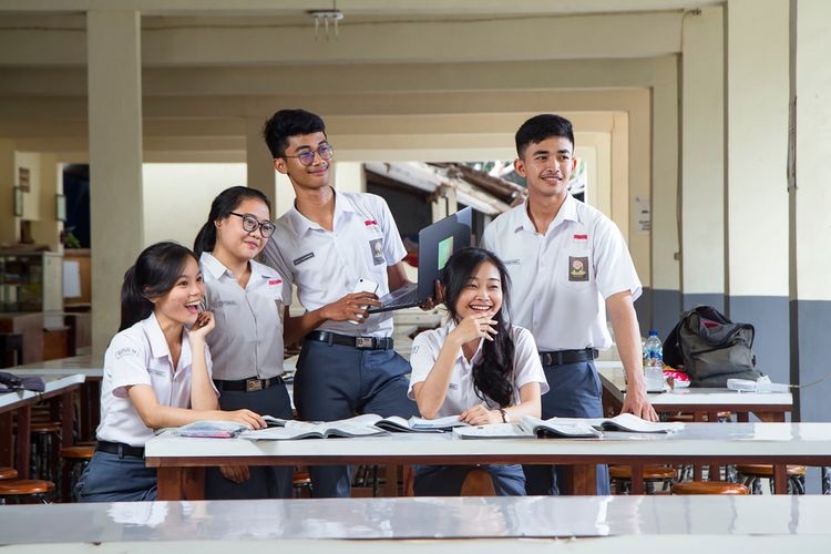 Perbedaan Sekolah Negeri Dan Swasta Berdasarkan Tempat Halaman 1 ...