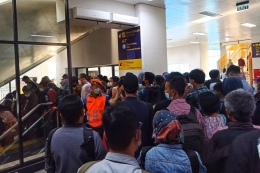 Suasana transit di Stasiun Manggarai (foto by widikurniawan)