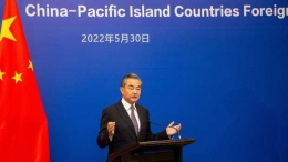 Menteri Luar Negeri Tiongkok Wang Yi berbicara saat konferensi pers bersama dengan Perdana Menteri Fiji Frank Bainimarama di Suva. (Berita Satu)