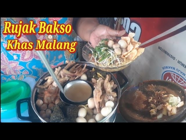 Rujak Bakso atau Bakso Rujak khas Malang (foto dari youtube.com)