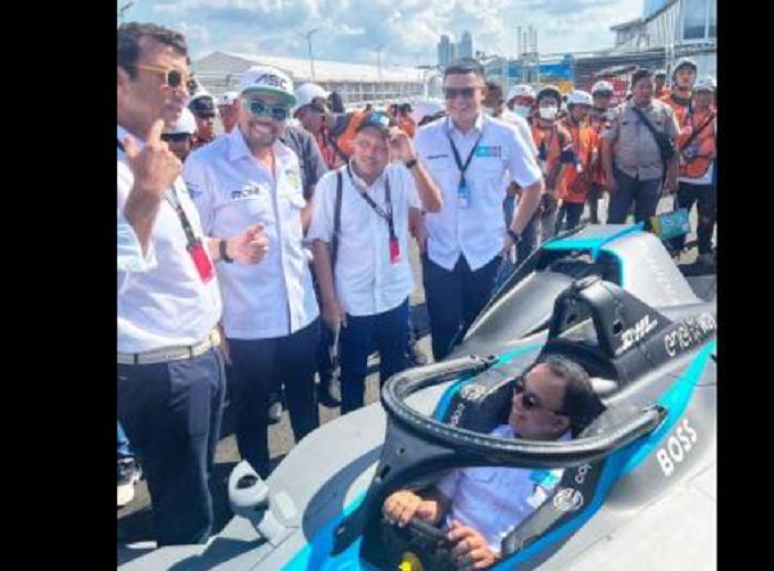 gubernur anies coba mobil balap Formula e/dari kompas tv